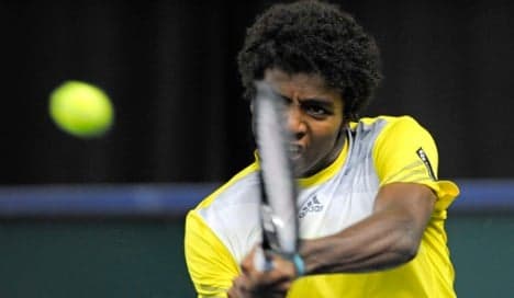 Young Swede nets win in Davis Cup thriller