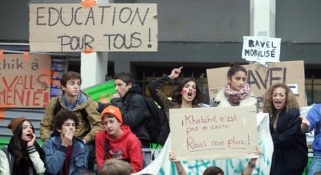 French school students march for second day