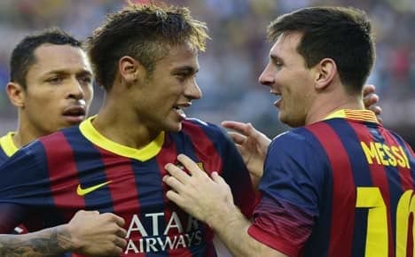 Bale flops as Neymar shines in Barca win
