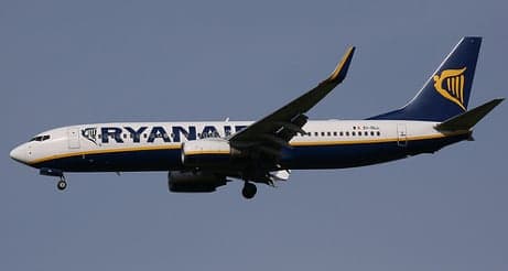 Ryanair steps up flights in Italy as Alitalia suffers