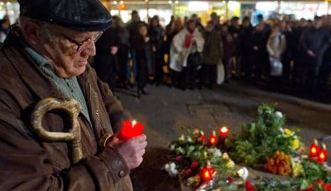 Vigils mark Nazi pogrom anniversary