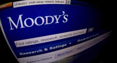 Moody's boosts Spain's credit rating to 'stable'