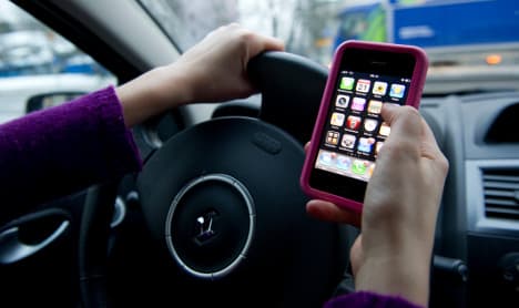 Sweden launches new 'texting at the wheel' law