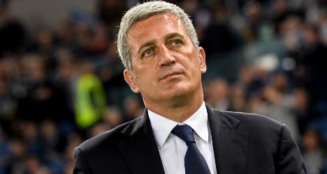 Switzerland tap Lazio's Petkovic as new boss