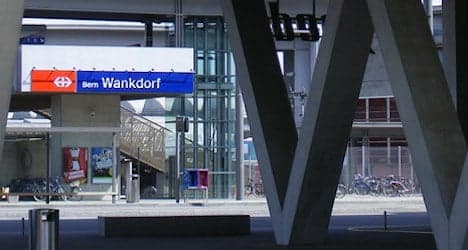 Police probe Bern train station deaths of sisters