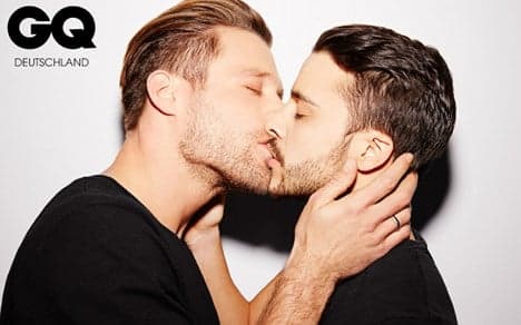 Celebs lead gay rights fight with kisses