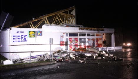 Hurricane Ivar rips roof off supermarket