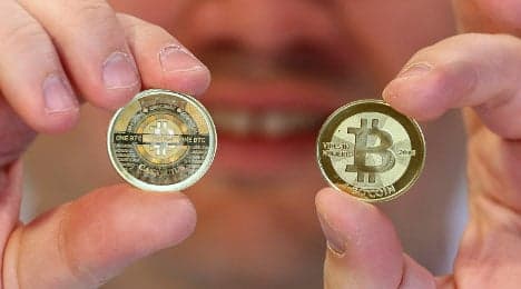 France warns of risks of virtual money Bitcoin