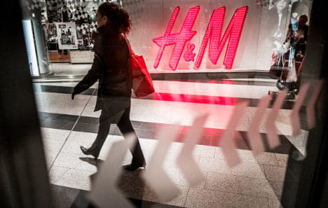 H&amp;M shares sink as profits disappoint
