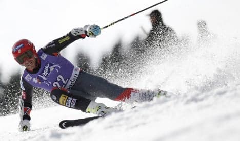 Germany's Neureuther claims giant slalom first