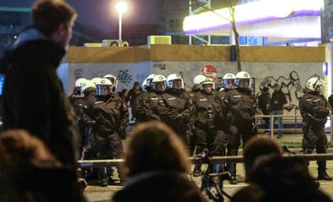 Police lift 'restricted zone' in Hamburg