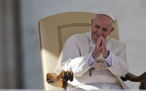Pope praises Sweden for 'open' refugee policy