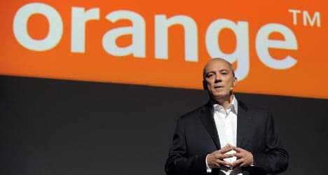Orange: Hackers nab data from 800,000 clients