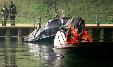 Two married couples die in canal car crash