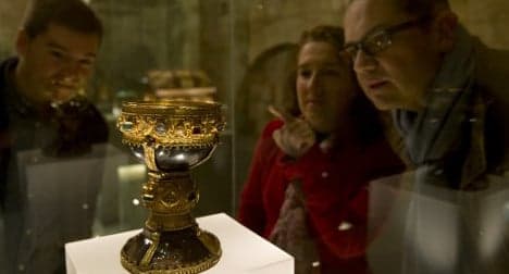 Crowds swamp church after 'Holy Grail' claim