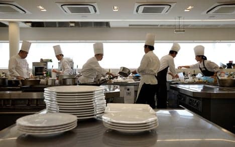 'Foreign staff benefit from restaurant VAT cut'