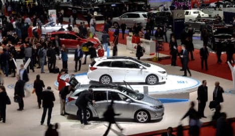 Geneva car show looks to turn corner on crisis