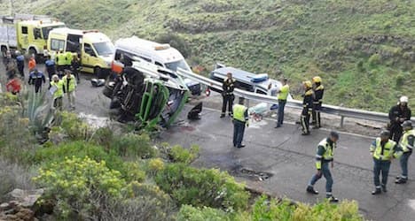 Bus crash in Canaries 'kills Swiss tourist'