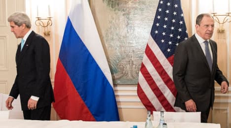 Ukraine: US and Russia hold direct talks in Paris