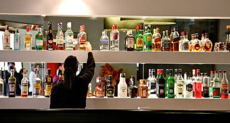 Record hangover:10,000 bars close in 2013