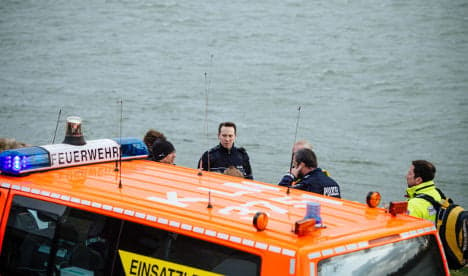 Child dies in Rhine, rescuer also feared dead