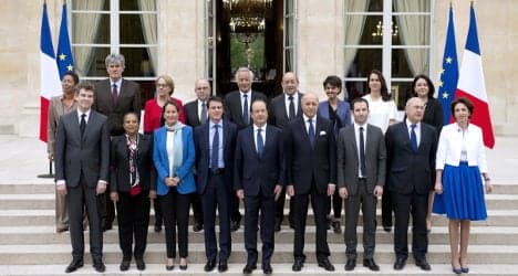 French ministers hand out €12m in bonuses
