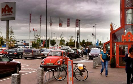Swedish fast-food chain 'denies Roma men coffee'