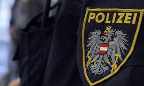 Romanians robbed by police imposters