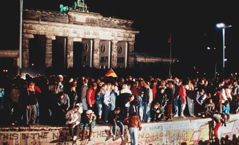 German reunification bill hits €2,000,000,000,000