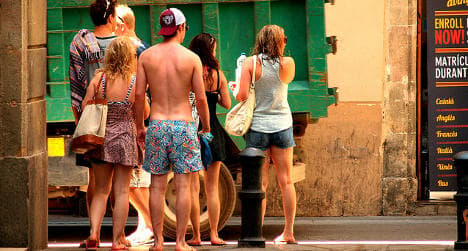 Spanish city to fine shirtless tourists €600