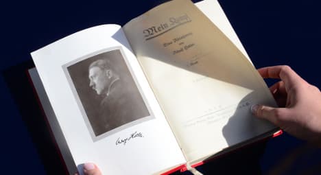 Mein Kampf sale pulled by French auction house