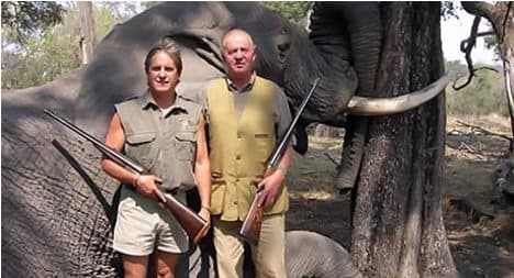 Electoral video banned over king's hunting photo