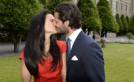 Swedish prince to marry 'Paradise Hotel' girlfriend