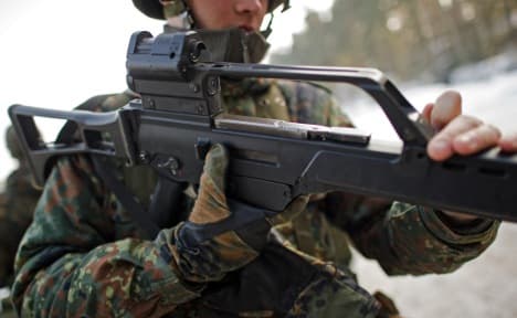 German army looks into wonky gun