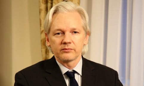 Swedish woman's texts could clear Assange