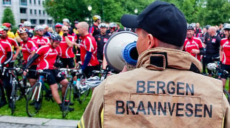 Firemen cycle 500km for cancer recognition