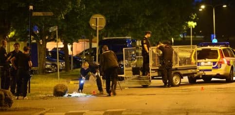 Police arrest 17 people after fatal shooting