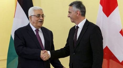 Abbas calls on Swiss for human rights summit