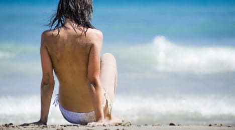 Spaniards score high in beach topless ratings