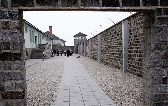 Criticism of part-closure of Mauthausen