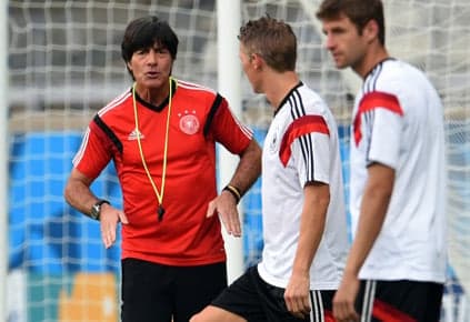 Löw to remain Germany coach to 2016