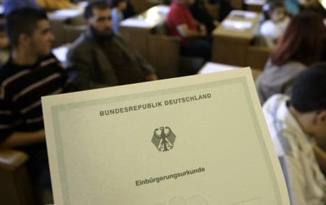 Over 100,000 foreigners get German citizenship
