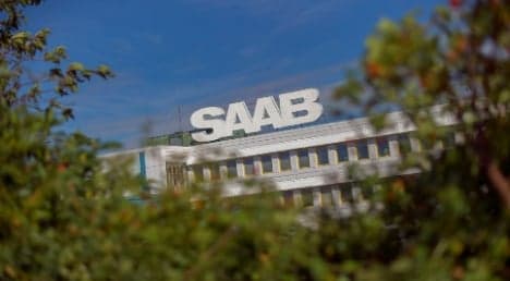 Saab carmaker wins receivership
