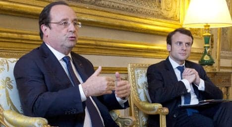 Hollande plays final card as he splits from left