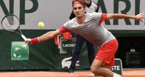 Federer battles 'fear factor' in Cincinnati