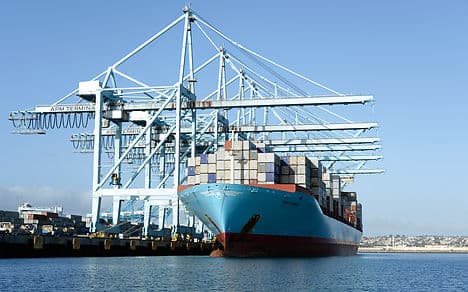 Maersk raises profit outlook as volumes grow