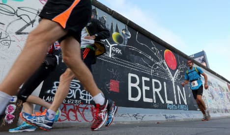 Hundreds turn out for Berlin Wall ultramarathon