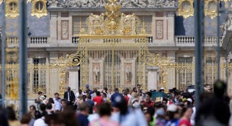 Versailles pickpocket steals €10k from tourist