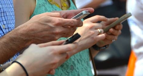 95 percent of Spaniards prefer texting to talking