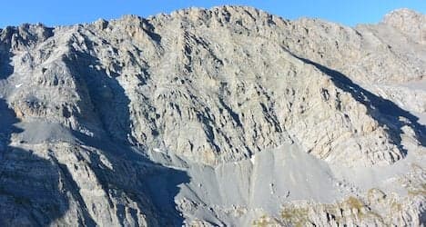 Woman dies in 200-metre Valais mountain fall